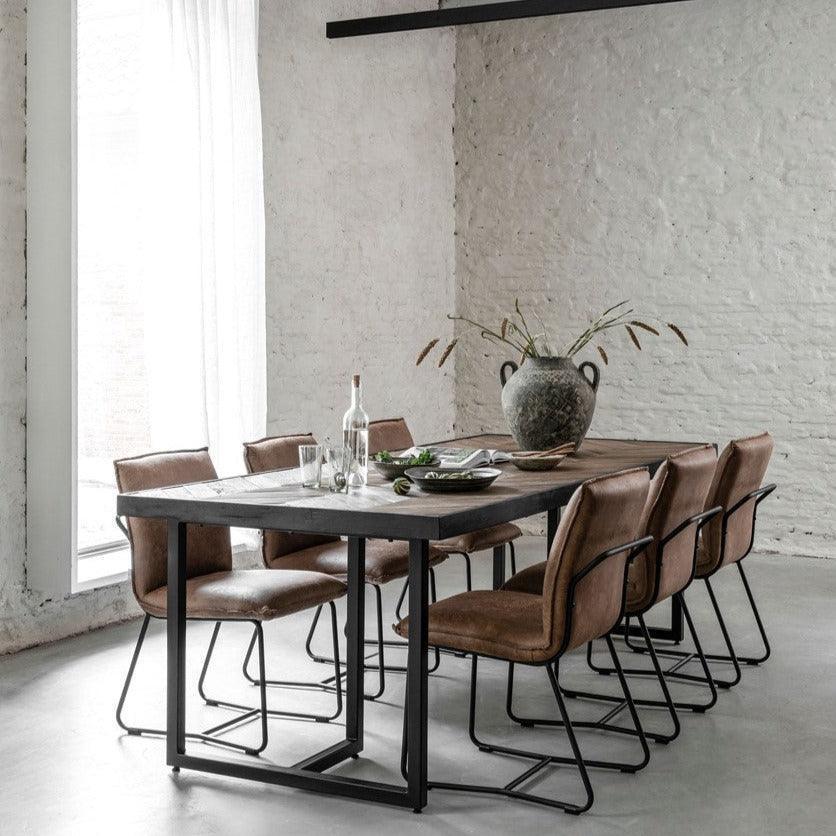 Eetkamertafel Criss Cross van DTP Home, vooraanzicht van de tafel van 200cm