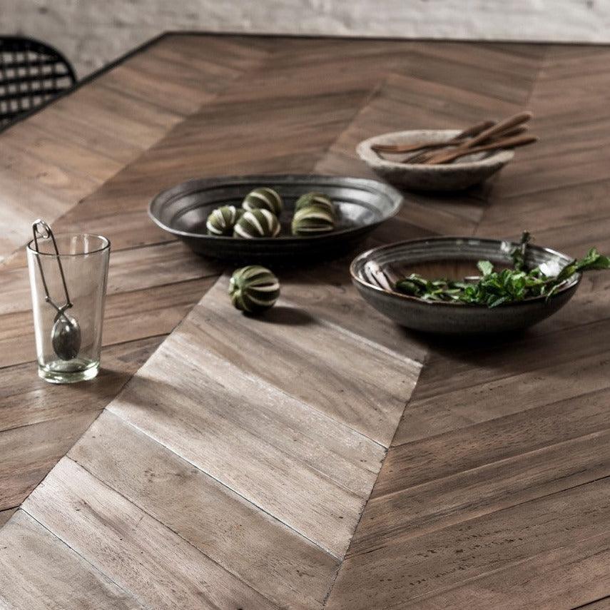 Eetkamertafel Criss Cross van DTP Home schuin van boven gezien