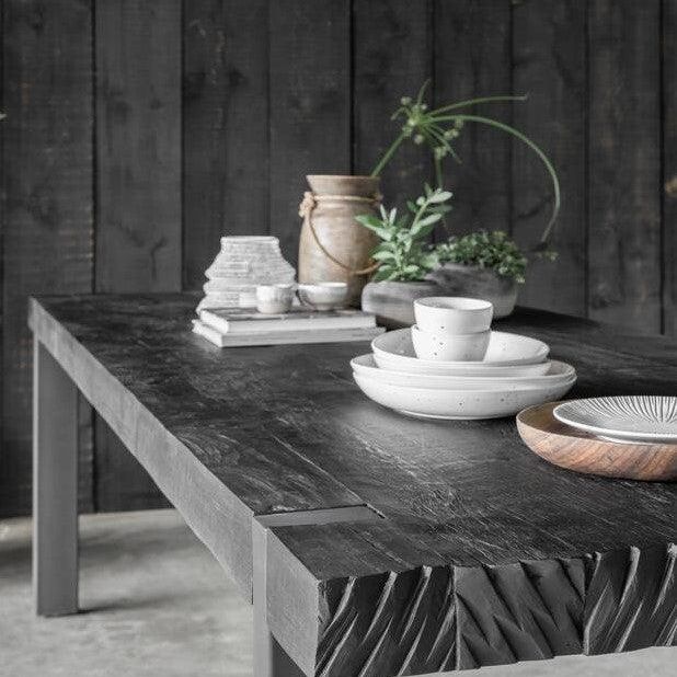 Zwarte eetkamertafel Timeless Black Beam 225cm in eetkamer
