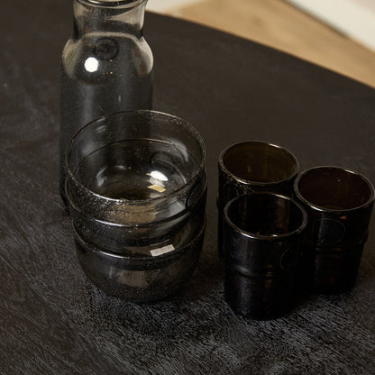 Zijaanzicht van de zwarte eettafel Brandy 210 cm van Starfurn