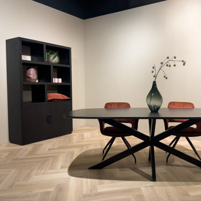 Eettafel Jesper Kala 230cm met eetkamerstoelen aan tafel