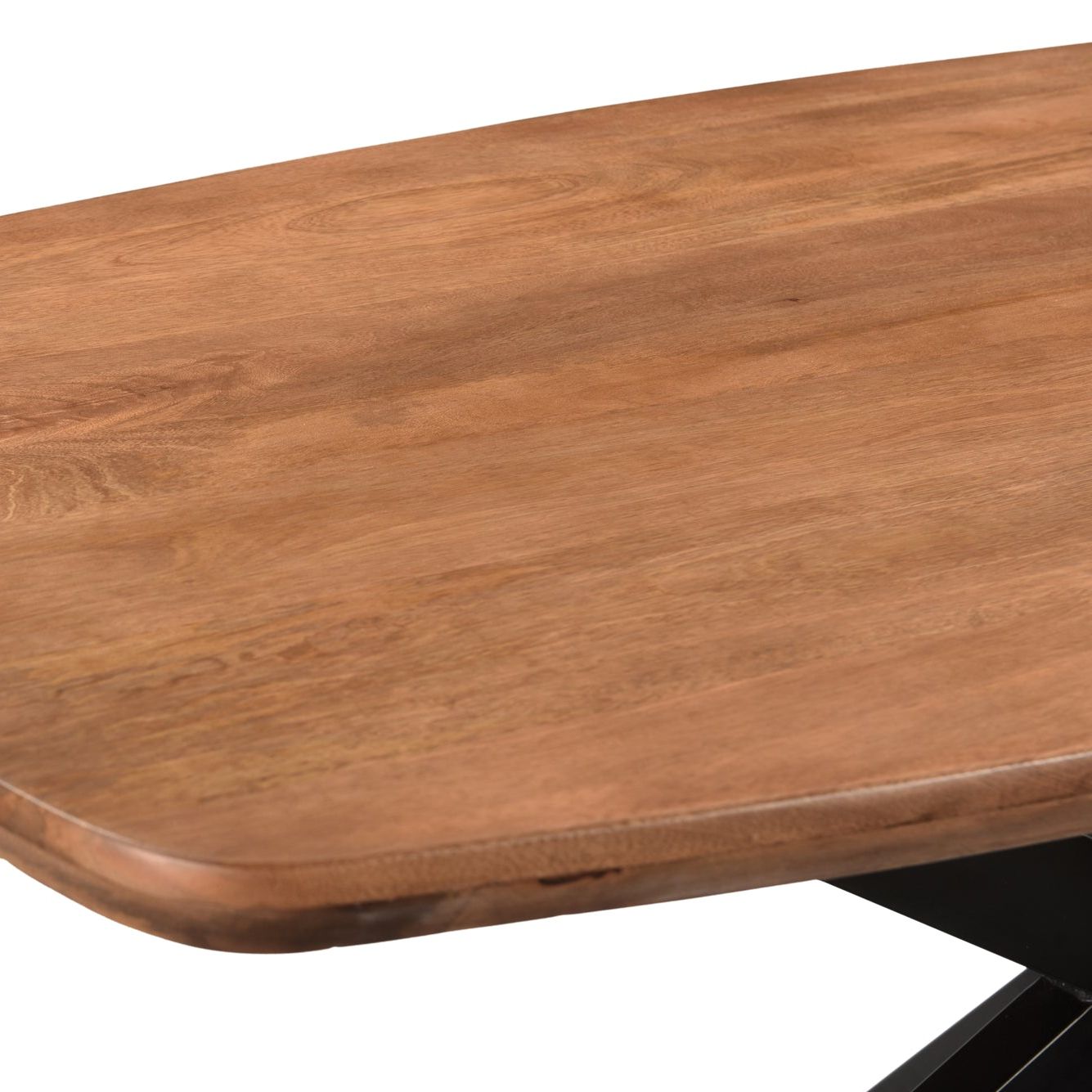 Detail van de bladrand en de nerf van de eettafel Jesper Pecan
