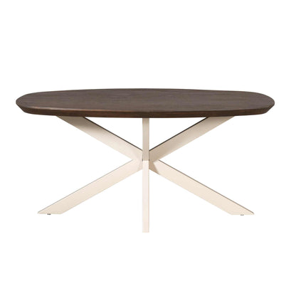 Eettafel Madison Deens Ovaal 160cm van Starfurn schuin van voren met het volledige tafelblad in beeld