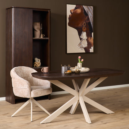 Eettafel Madison Deens Ovaal 160cm van Starfurn in een sfeerbeeld als eettafel in het interieur