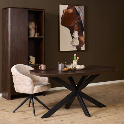 Eettafel Madison Deens Ovaal 160cm van Starfurn met detail van de zwarte metalen tafelpoot