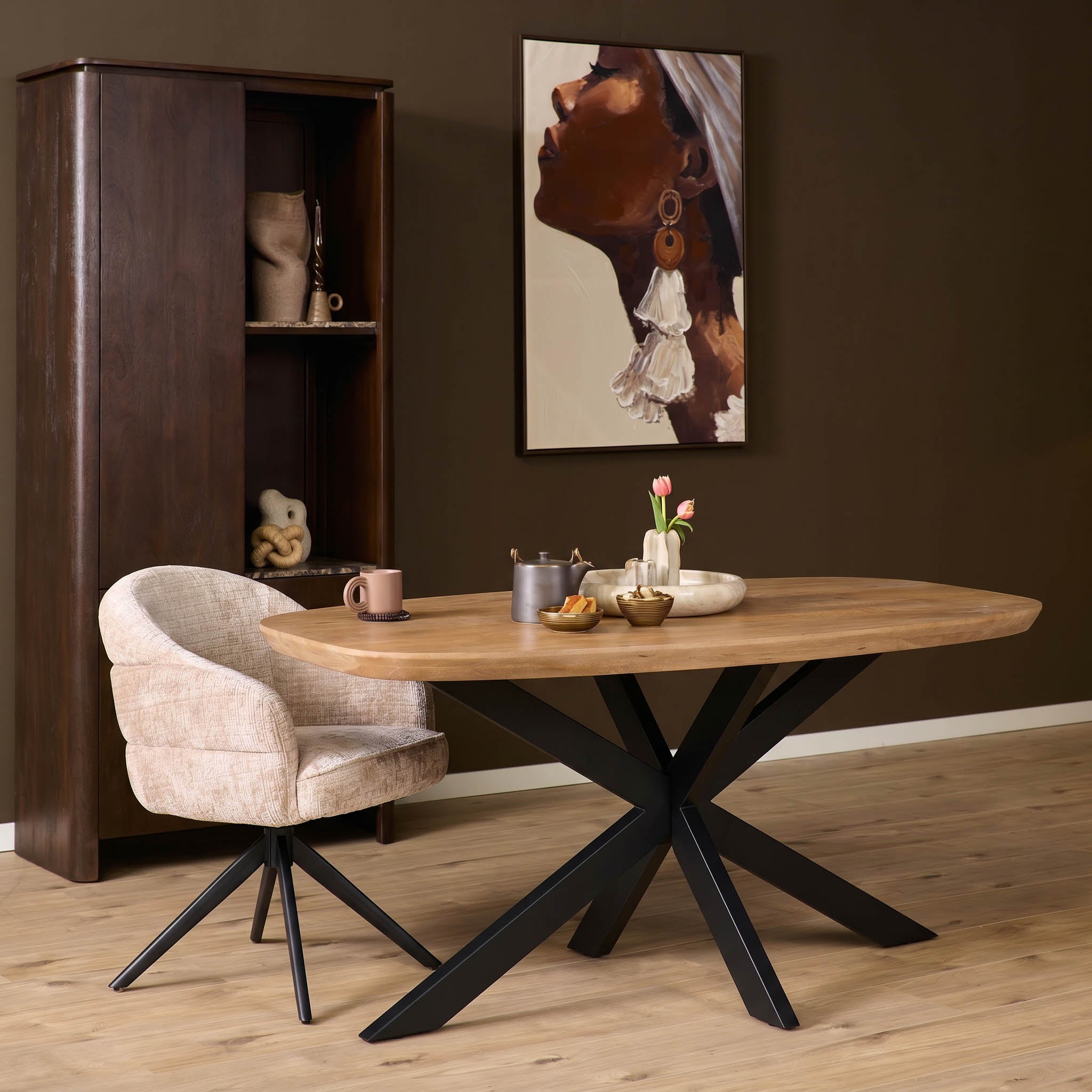 Eettafel Madison Mangohout Naturel Deens Ovaal 160cm van Starfurn met afgeronde koppen aan beide uiteinden