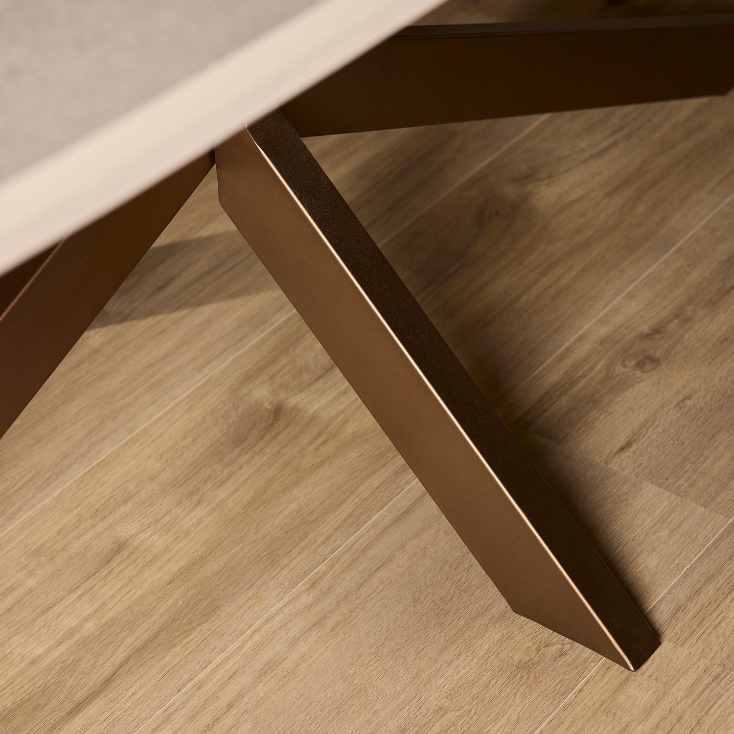 Eettafel Madison Zand van Starfurn detail van de nerf in het gezandstraalde mangohout
