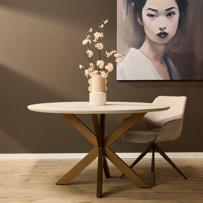 Ronde eettafel Madison van Starfurn in zandkleurig mangohout met een diameter van 150 cm