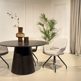 Eettafel Novero espresso Ø130cm in een eetkamer