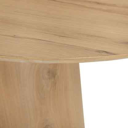 Detail van het eikenhout fineer van de eettafel Novero naturel