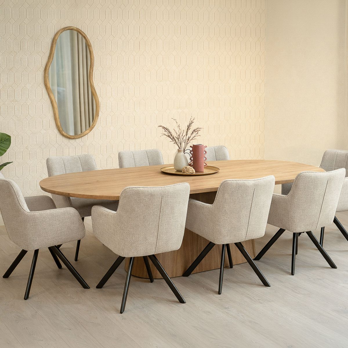 Eettafel Novero naturel 280cm in een eetkamer