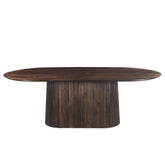 Vooraanzicht van de ovale Salvator eettafel in Walnut met twee geribbelde voeten