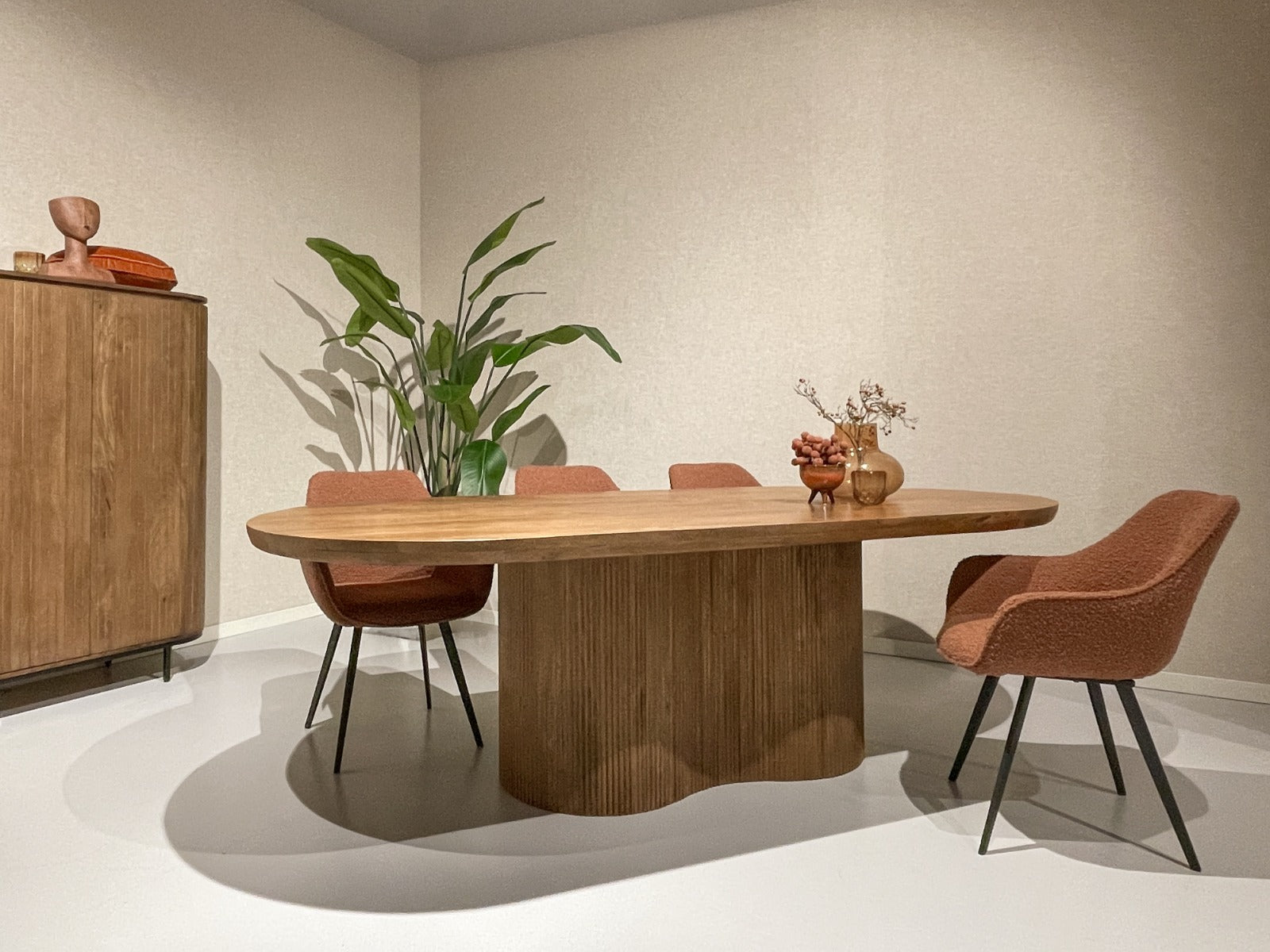 Eettafel Sevilla Pecan 250cm in massief mangohout, L250cm x B110cm x H76cm