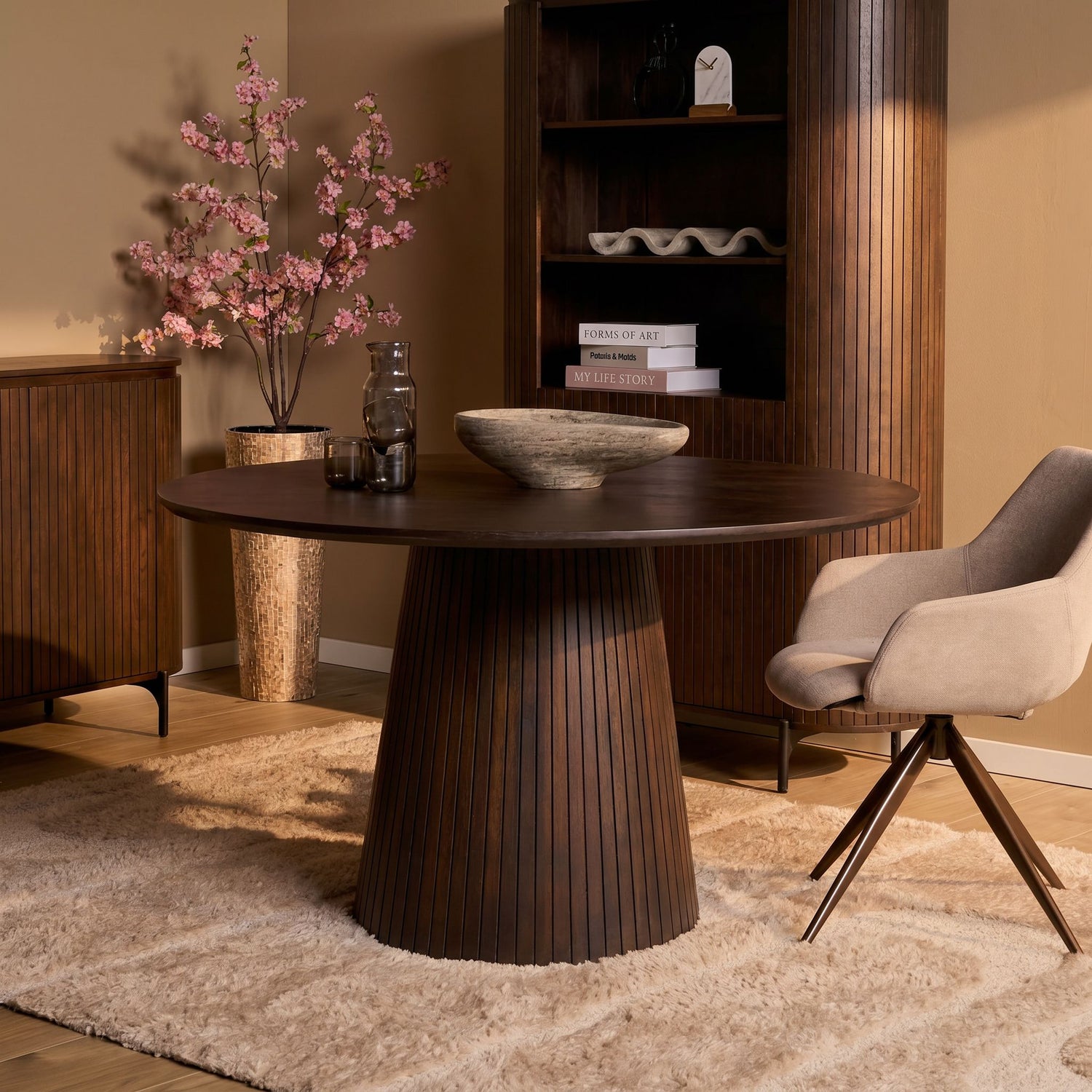 Ronde eettafel Solana van Starfurn in bruin mangohout met een doorsnede van 130 cm
