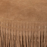 Eleora Camel Suède Leren Poef Fringes Rond Large PTMD - Poef - PTMD - livinglovely.nl
