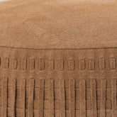 Eleora Camel Suède Leren Poef Fringes Rond Small PTMD - Poef - PTMD - livinglovely.nl