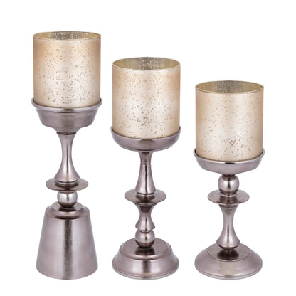Eliviana Brass Casted Alu Stormlight Beige Glass M van PTMD, detail van de gegoten aluminium voet