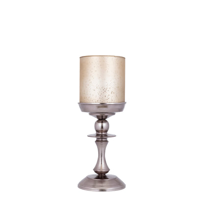 Eliviana Brass Casted Alu Stormlight Beige Glass S van PTMD, messingkleurig windlicht met beige glas op witte achtergrond