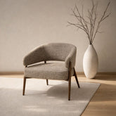 Fauteuil Dilan Hush Walnut in een interieur