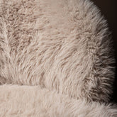Franklyn fauteuil van PTMD in beige Hair stof in een woonkamer