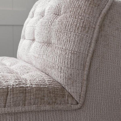 Fauteuil Liberty Glamour Naturel van MUST Living, vooraanzicht van de brede kuipzitting