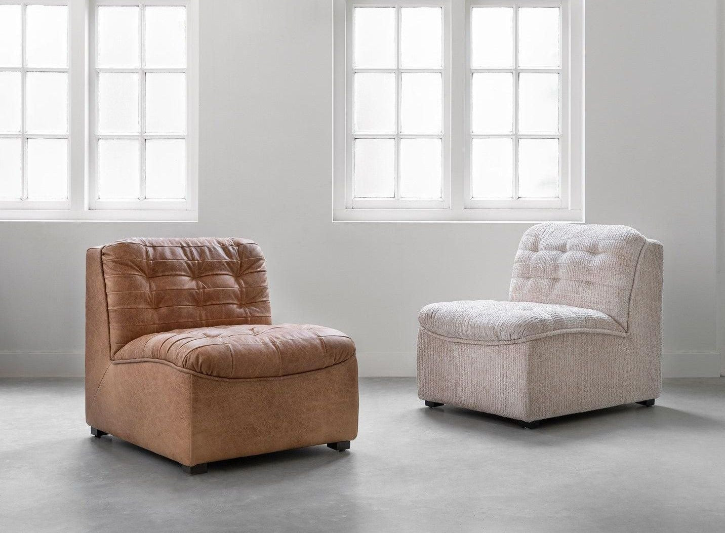 Fauteuil Liberty Glamour Naturel van MUST Living, schuin zijaanzicht van de rugleuning