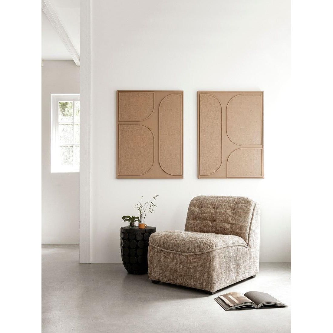 Fauteuil Liberty Glamour Zand van MUST Living, detail van de wafelstructuur in het velvet