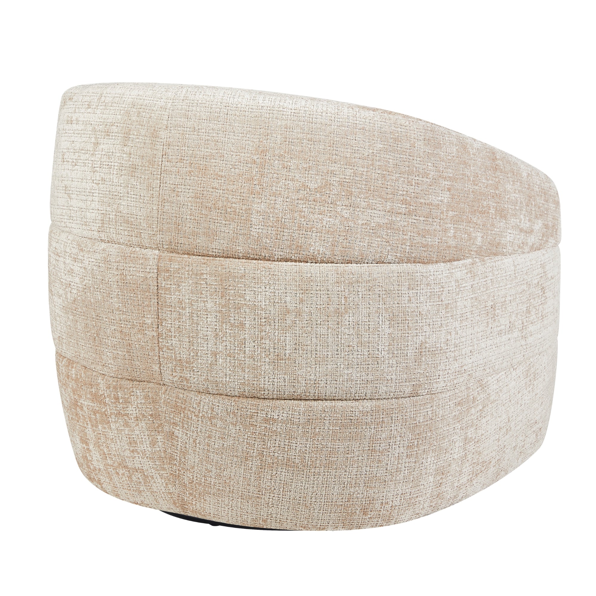 Detail van de zachte beige stoffering van de Fauteuil Yara van Starfurn