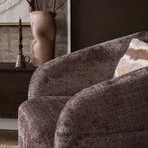 Draaibaar onderstel van de fauteuil Yara van Starfurn in detail