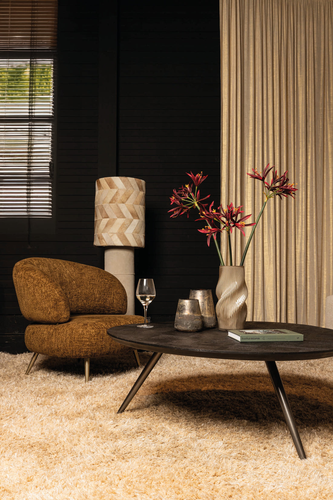 Fieron Black Wooden Coffee Table Organic Round PTMD - Salontafel - PTMD - livinglovely.nl