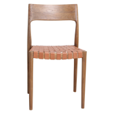 Freya eetkamerstoel van Raw Materials, twee leren stoelen samen, de set zoals hij geleverd wordt