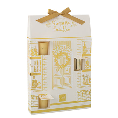Goud met witte surprise window van J-Line met kaarsen achter het venster