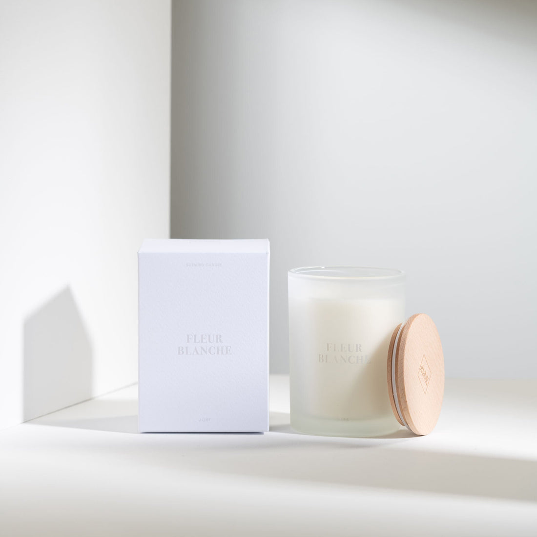 Geurkaars Accords Essentiels Fleur Blanche 38 Uur - Geurkaars - J-Line - livinglovely.nl