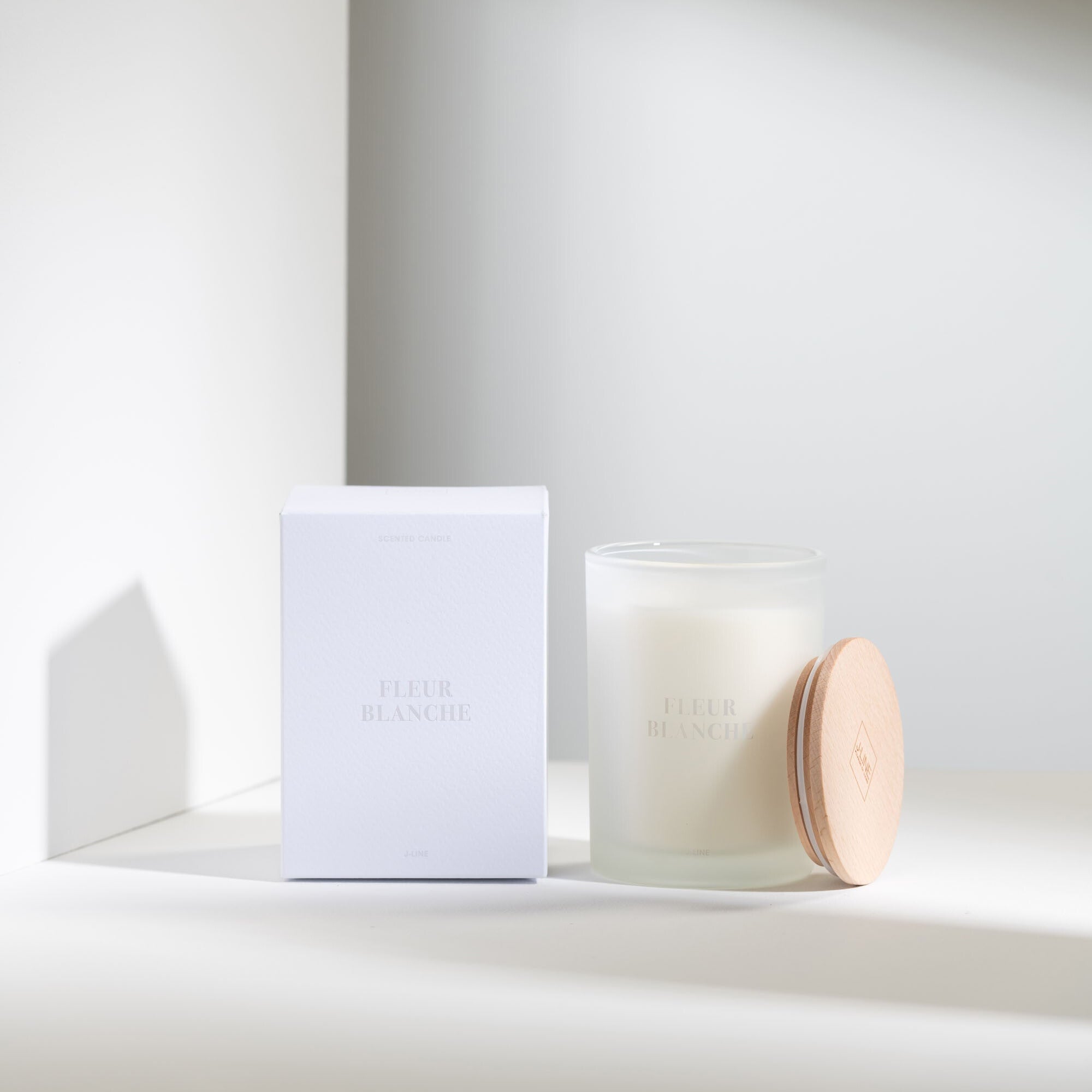 Geurkaars Accords Essentiels Fleur Blanche 38 Uur - Geurkaars - J-Line - livinglovely.nl