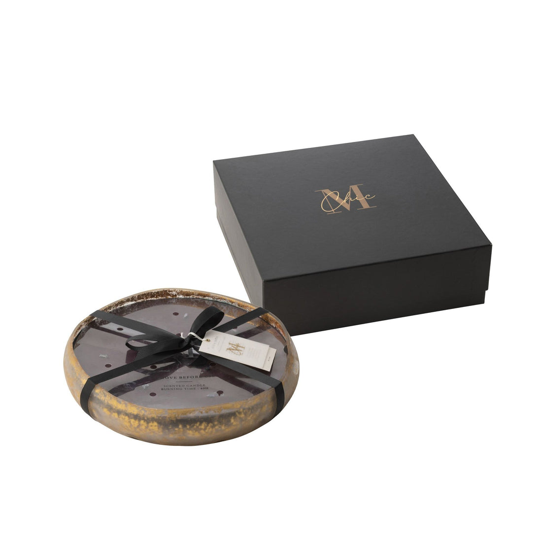 Geurkaars M-Chic Glas Goud/Zwart Large van J-Line, grote ronde kaars in goudkleurig glas met zwarte was naast cadeaudoos