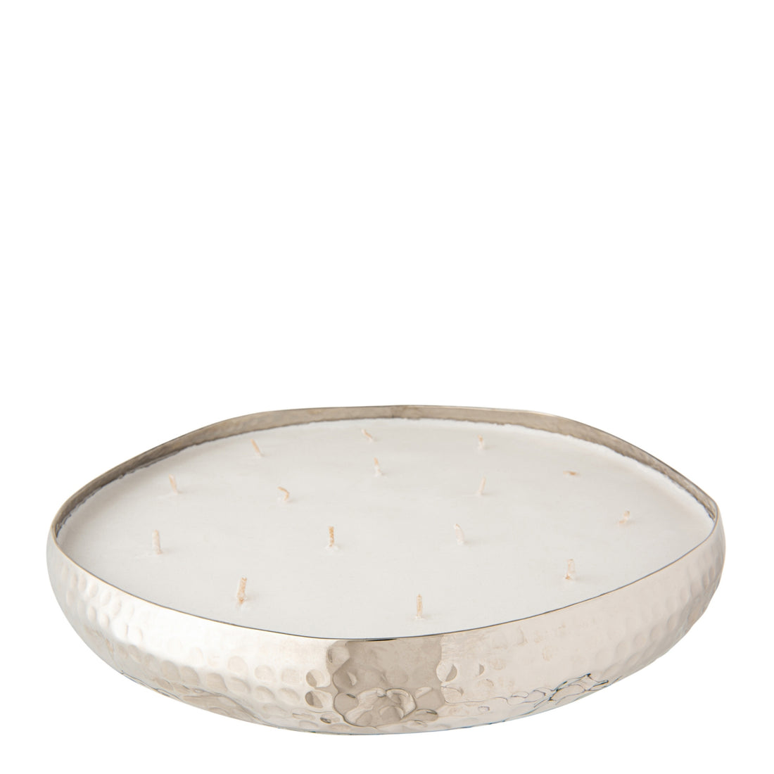 Close-up geurkaars M-Chic Zilver XL van J-Line, gehamerd zilver metaal met witte was, geur sugar citrus