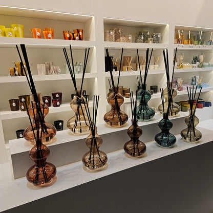 Geurolie Cedar Breeze Glas Donkergroen 1000ml - Geurstokjes - J-Line - livinglovely.nl