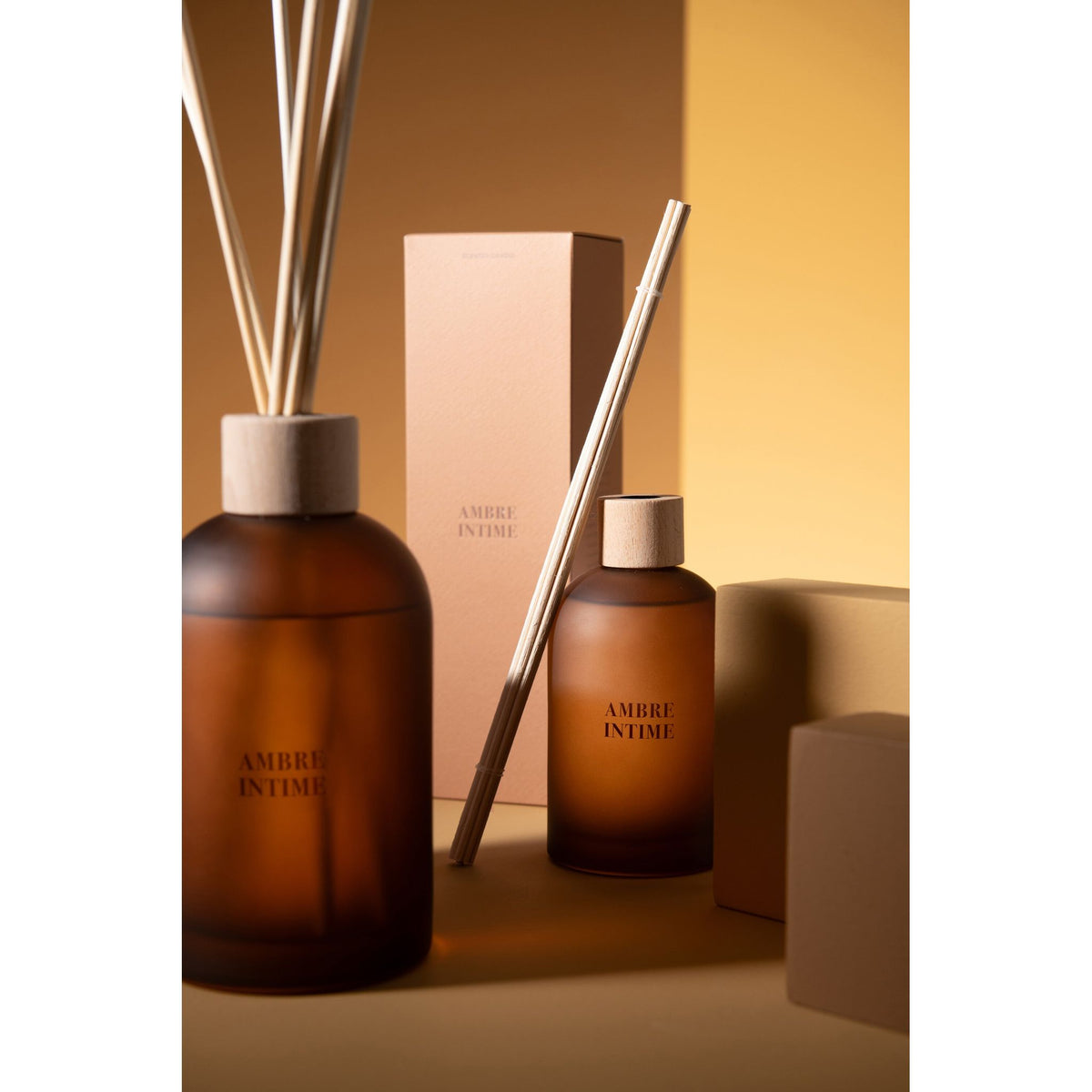 Geurstokjes Accords Essentiels Ambre Intime 250ml