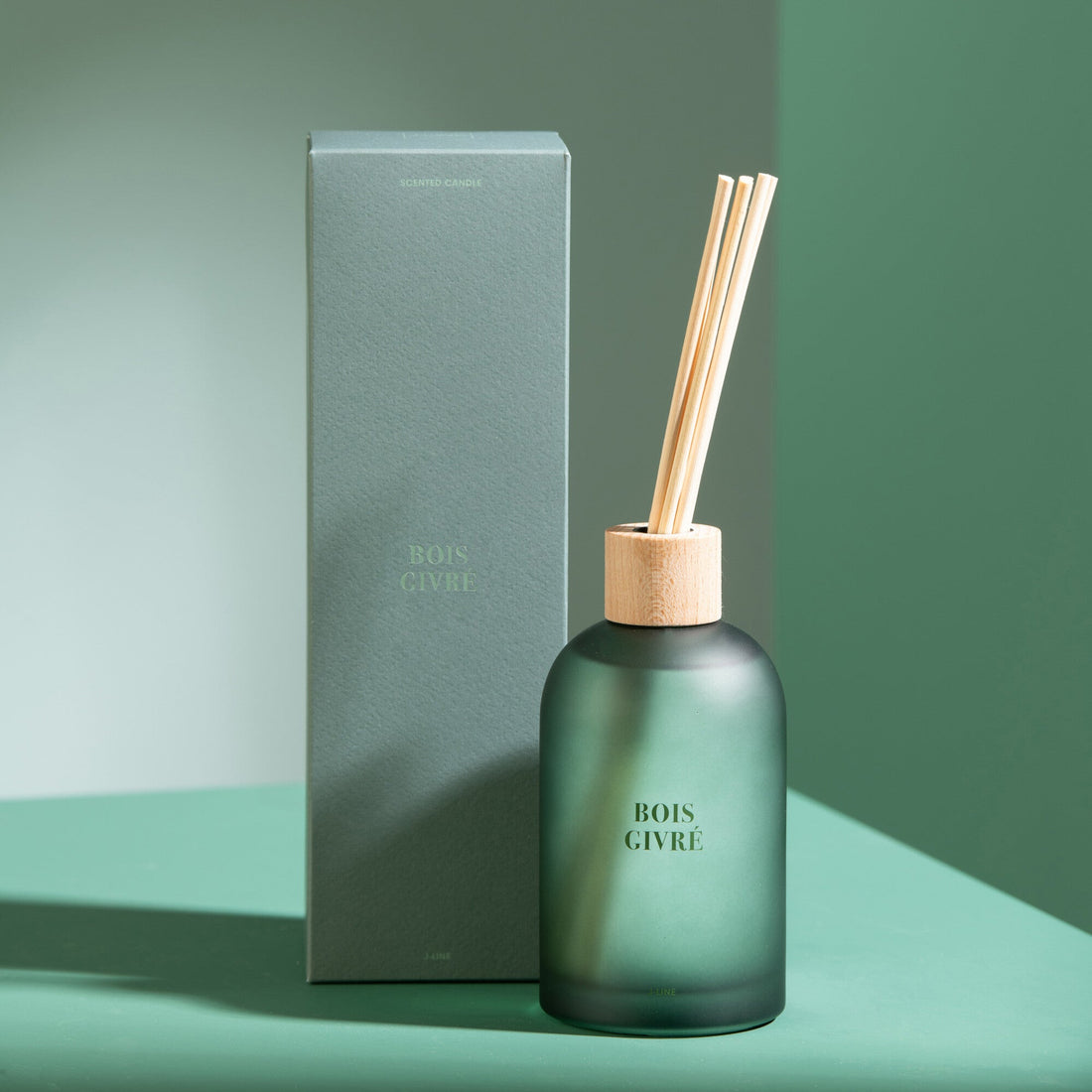 Geurstokjes Accords Essentiels Bois Givré 250ml - Geurstokjes - J-Line - livinglovely.nl