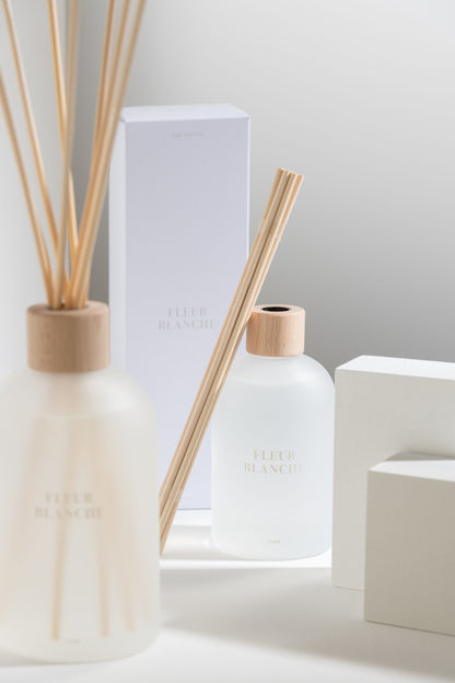 Geurstokjes Accords Essentiels Fleur Blanche 250ml - Geurstokjes - J-Line - livinglovely.nl