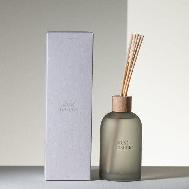 Geurstokjes Accords Essentiels Musc Obscur 250ml - Geurstokjes - J-Line - livinglovely.nl