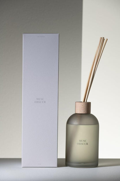 Geurstokjes Accords Essentiels Musc Obscur 550ml - Geurstokjes - J-Line - livinglovely.nl