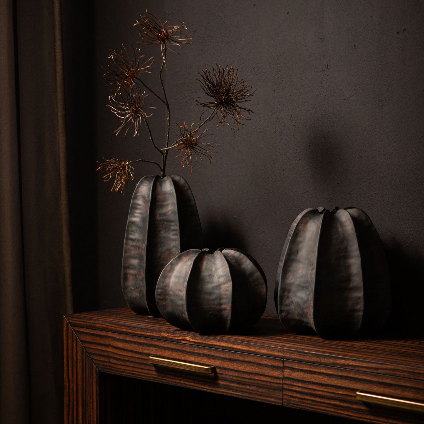 Grayson Black Ceramic Round Ribbed Vase High Dia 28cmxH42cm PTMD - Vaas - PTMD - livinglovely.nl