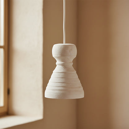 Hanglamp Chalk Kanoi van Raw Materials, naturel lampenkap van papier maché met krijtpoeder