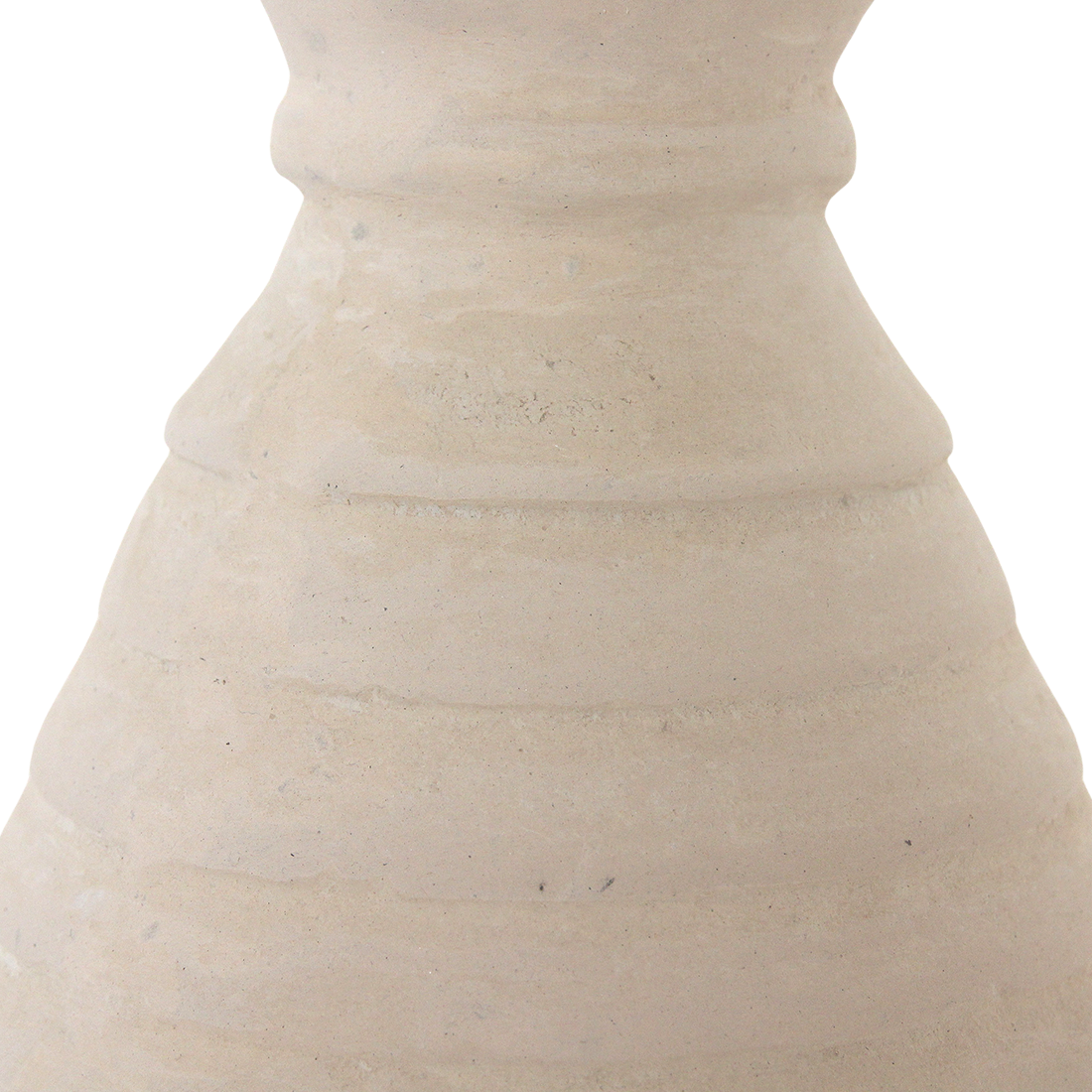 Hanglamp Chalk Kanoi van Raw Materials, sfeerbeeld van de naturel hanglamp met warme lichtgloed