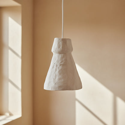 Hanglamp Chalk Pugal van Raw Materials, naturel lampenkap van papier maché met krijtpoeder