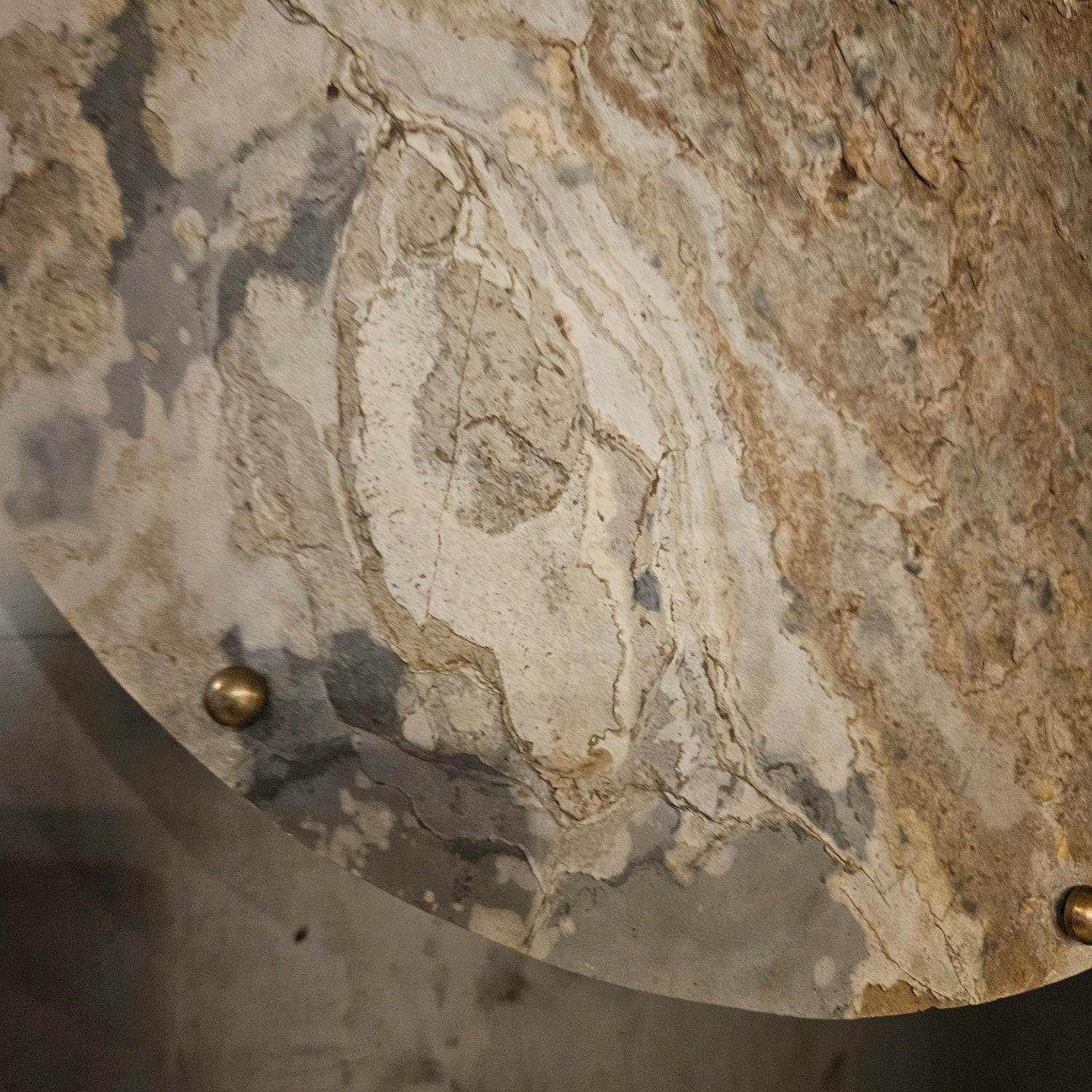 Hen Natural stone veneer wall lamp large PTMD - Wandlamp - PTMD - livinglovely.nl