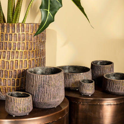 Holden Purple Cement Outdoor Candle Round Gold Finish LowL PTMD - Buitenkaars - PTMD - livinglovely.nl