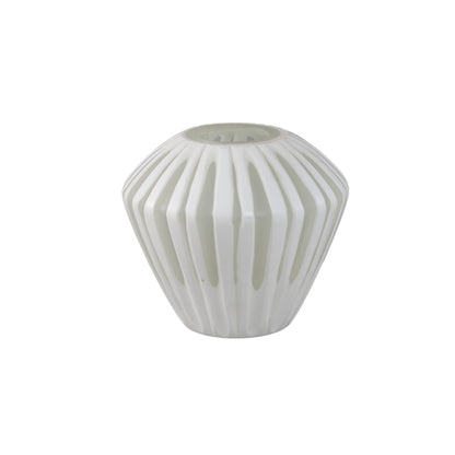 Ireka White Handcut Solid Glass Angular Round S van PTMD op witte achtergrond
