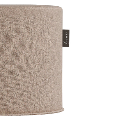 Detail van de linnenlook stof van de Japandi Round Pouf Shitake van Laui Lounge